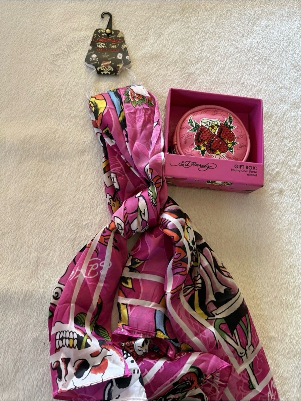 ED HARDY PINK SCARF & Round Coin Purse Wristlet Skulls SKULLS skulls